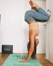 Load image into Gallery viewer, luxurious travel yoga mat